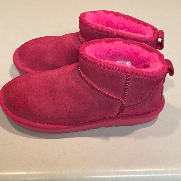UGG ULTRA MINI Boots Booties Dark Peony GUC Womens Sz 6 - Picture 5 of 13